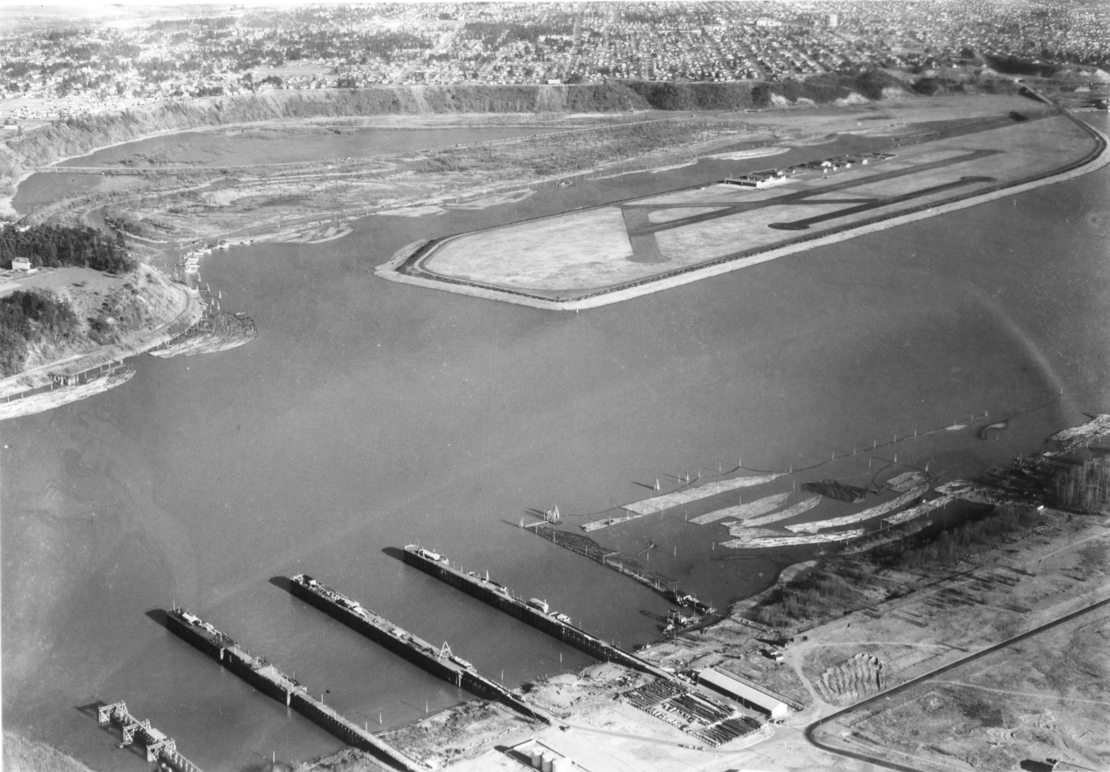 Public Works Administration (Archival) - Public Works Administrator - Photographs - A2005-005.1397.2 Aerial view of Swan Island Airport Mocks Bottom and Willbridge Docks.JPG